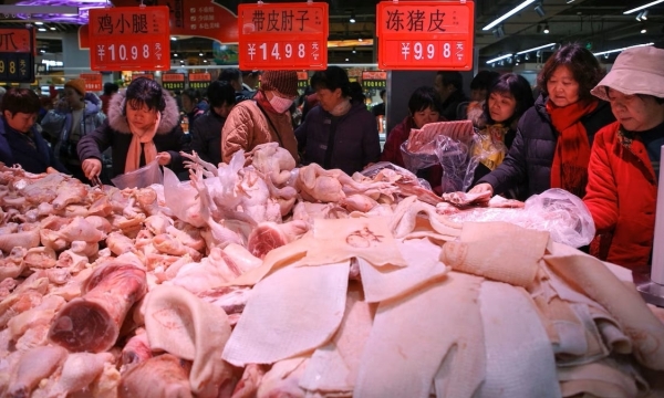 Trung Quốc tích trữ thịt lợn nhằm nâng giá trước Tết