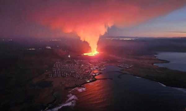 Núi lửa ở Iceland tiếp tục phun trào, thị trấn vien biển sơ tán trong đêm