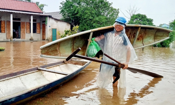 Người dân Huế khổ sở với ngập lụt