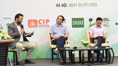 CGIAR leads a food systems dialogue with cross-sector stakeholders in Vietnam