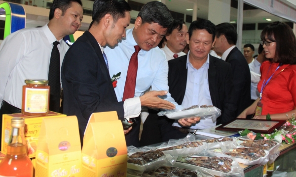 Launching 2021 OCOP Vietnam Craft Villages and Products Online Fair
