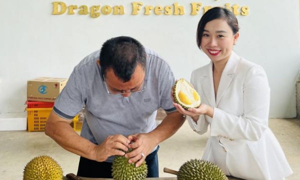 Vietnamese fruits attract international customers
