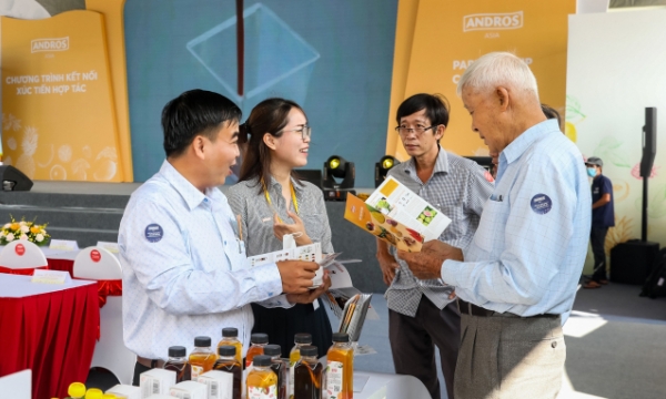 French company expands trade opportunities with fruit farmers in Tien Giang province