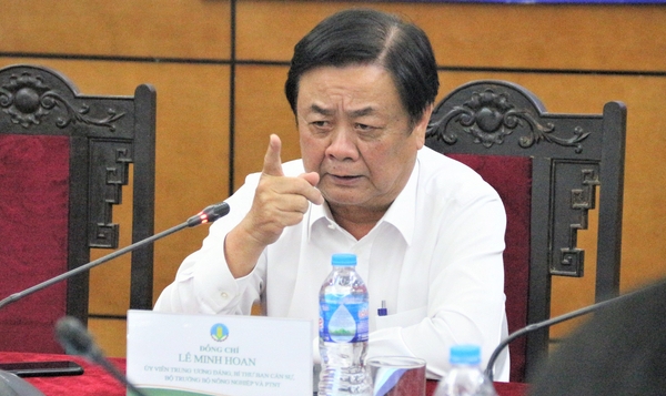 Minister Le Minh Hoan: It is a shame to see sluggish performance of projects