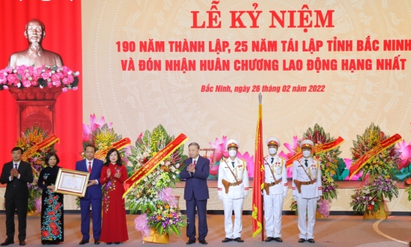 Bắc Ninh đón nhận Huân chương Lao động hạng Nhất
