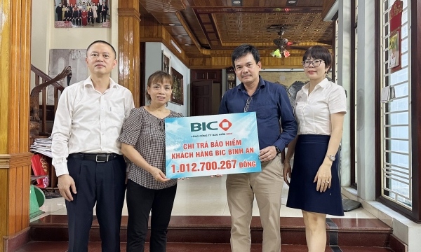 BIC chi trả hơn 1 tỷ đồng bảo hiểm cho khách hàng tại Hà Nội
