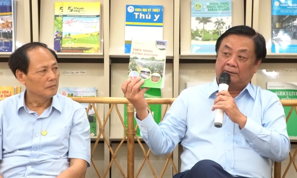 Bộ trưởng Lê Minh Hoan: 'Cần thêm nhiều sách hơn cho người nông dân'