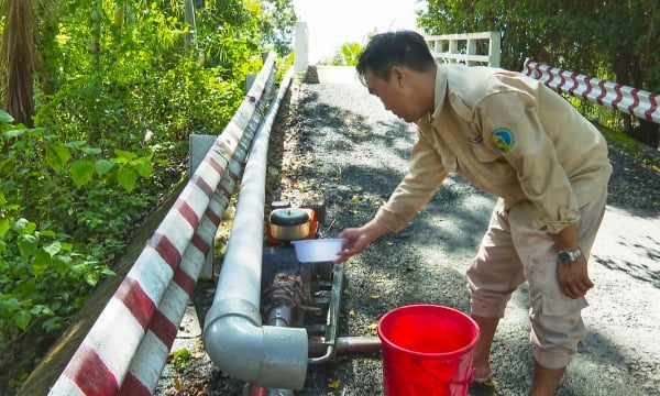 Đầu tư 10 tỷ đồng đấu nối đường ống cấp nước sạch vùng hạn mặn