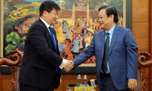 Consolidating traditional friendship and uplifting economic cooperation between Vietnam and Mongolia