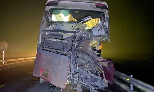 Lại xảy ra tai nạn chết người trên cao tốc Cam Lộ - La Sơn
