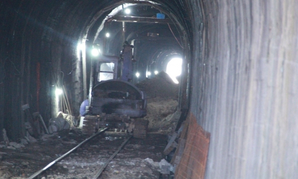 Sạt lở hầm đường sắt Bãi Gió: Cấm lưu thông trên quốc lộ 1 đoạn qua đèo Cả