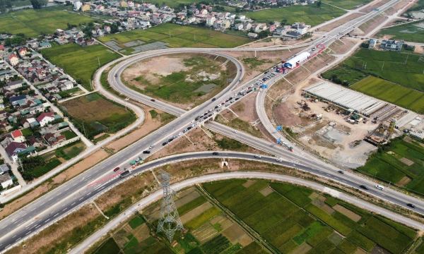 Thông xe cao tốc tuyến Diễn Châu - Bãi Vọt