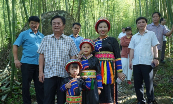 Bộ trưởng Lê Minh Hoan: Càng than thở càng nghèo!