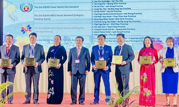 Bà Rịa -Vũng Tàu nhận 3 giải thưởng du lịch ASEAN