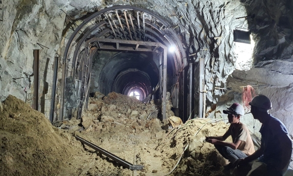 Khắc phục sạt lở hầm đường sắt Bãi Gió: Cần thêm 3 - 4 ngày