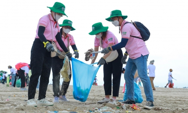 C.P. Việt Nam tham gia làm sạch bãi biển Long Hải