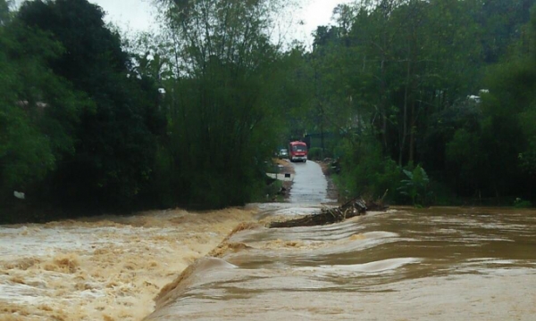Tuyên Quang: Mưa lớn khiến 4 nhà dân bị tốc mái