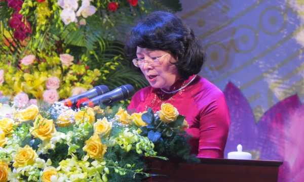 Bà Đặng Thị Ngọc Thịnh dự Đại hội Thi đua yêu nước Quảng Bình