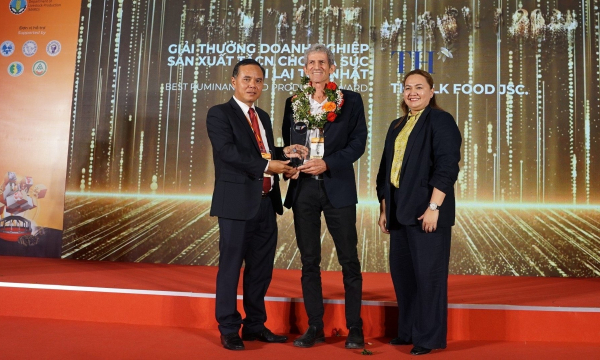 TH true MILK nhận giải thưởng Trang trại chăn nuôi bò sữa tốt nhất Việt Nam