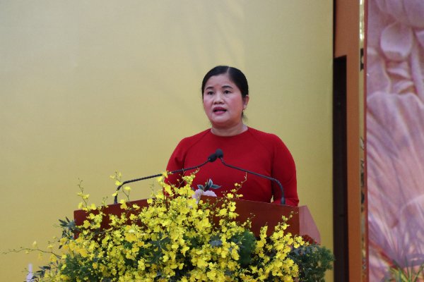 Bà Trần Tuệ Hiền - Chủ tịch UBND tỉnh Bình Phước phát biểu tại hội nghị. Ảnh:Lâm Phan.