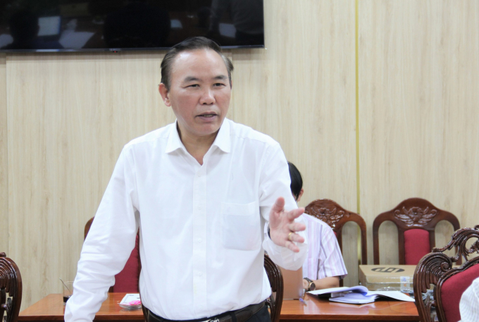 Deputy Minister Phung Duc Tien asks Quang Ngai's authorities to take the issue of IUU fishing seriously. Photo: L.K.