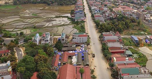 Một góc thị trấn Khánh Yên (huyện Văn Bàn, Lào Cai). Ảnh: B.S.