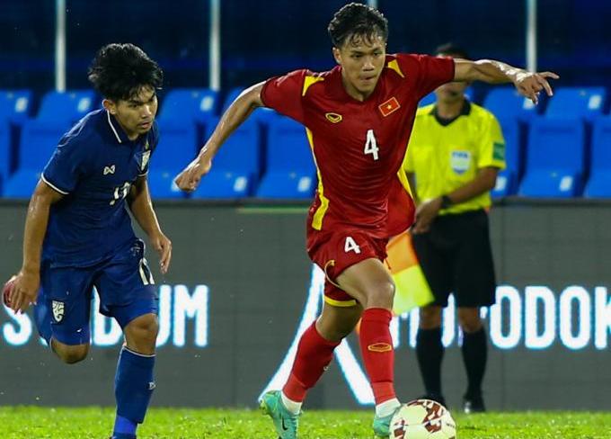 Bảo Toàn (số 4) ghi bàn duy nhất cho U23 Việt Nam. Ảnh: VFF.