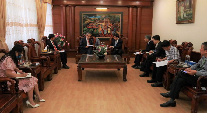 Thứ trưởng Bộ NN-PTNT Lê Quốc Doanh gặp mặt Đại sứ Mexico tại Việt Nam Alejandro Negrín Muñoz. Ảnh: Hoàng Giang.