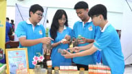 Viên nén tái tạo từ rác thải nhựa và vỏ trấu thay thế than đá