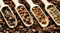 Giá cà phê hôm nay 7/6/2025: Robusta quay đầu giảm mạnh