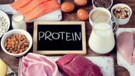Bổ sung protein là thừa với đa số người trưởng thành