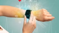 Nhựa dẻo thân thiện môi trường tạo đột phá cho thiết bị đeo tay