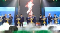 Vietsovpetro đón dòng dầu đầu tiên từ mỏ Kình Ngư Trắng - Kình Ngư Trắng Nam