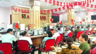 Agribank làm việc xuyên lễ, để đảm bảo tặng quà kịp thời cho người dân