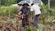 Đồng bào PaKô, Vân Kiều trở thành hội viên câu lạc bộ 100 triệu