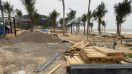 Công trường thi công không phép tại bờ biển Cồn Bò