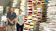 Bắt cặp vợ chồng sản xuất, buôn bán gạo giả thương hiệu