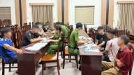 Triệu tập các chủ bãi trông xe trái phép trong đêm bắn pháo hoa