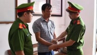 Bắt khẩn cấp Chủ tịch xã Thạch Khoán liên quan vụ khai thác đất trái phép