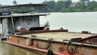Tạm giữ tàu chở 65m³ cát không rõ nguồn gốc
