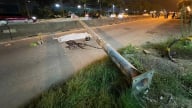 Cột đèn chiếu sáng gẫy đổ, đè người đi đường tử vong