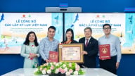 Chiến dịch dọn rác bãi biển của Vingroup xác lập kỷ lục Việt Nam