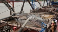 Bắt giữ tàu khai thác 600 m3 cát trái phép trên sông Đào