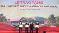 EVN và EVNNPT đón nhận Huân chương Lao động hạng Ba