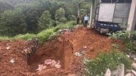 Tiêu hủy gần 1 tấn thịt lợn thối