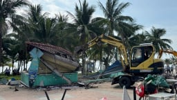 Đà Nẵng chính thức cưỡng chế quầy kinh doanh ven biển