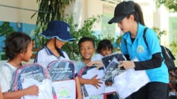 Gieo mầm ước mơ cho học sinh vùng khó Khánh Hòa