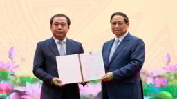 Thủ tướng trao quyết định giao quyền Bộ trưởng Bộ Nông nghiệp và Môi trường cho ông Trần Đức Thắng