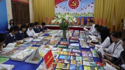 Nam Định đọc sách chào mừng ngày thống nhất