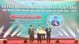 Ông Ngô Văn Đông được vinh danh Nhà lãnh đạo xuất sắc